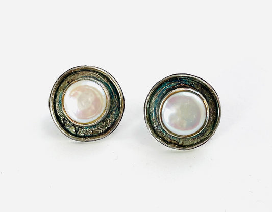 Coin pearl studs