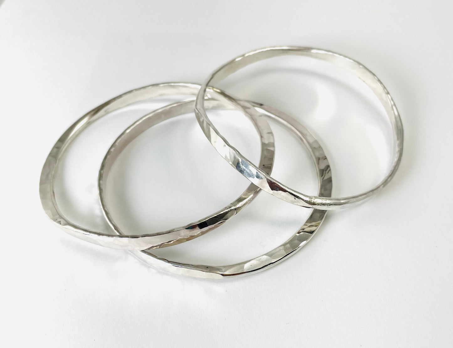 Hand forged 14K gold filled bangle 'square'.