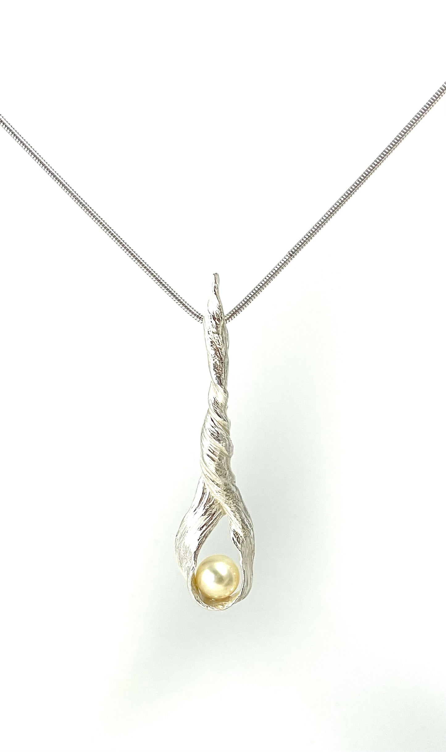 Sterling silver Mitsuro HIkime pendant with pearl