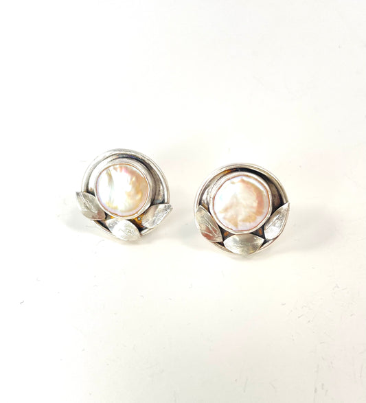 Sterling silver coin pearl post earring with flower design
